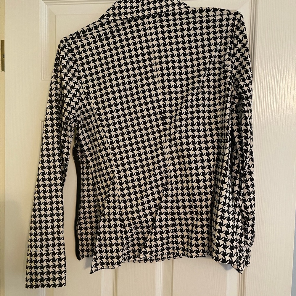 Talbot’s houndstooth blouse - Picture 2 of 2